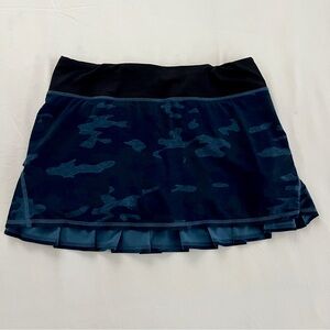 Lululemon Skirt Women's Size 6 Lotus Camo Oil Slick Blue Pace Setter Skirt Skort